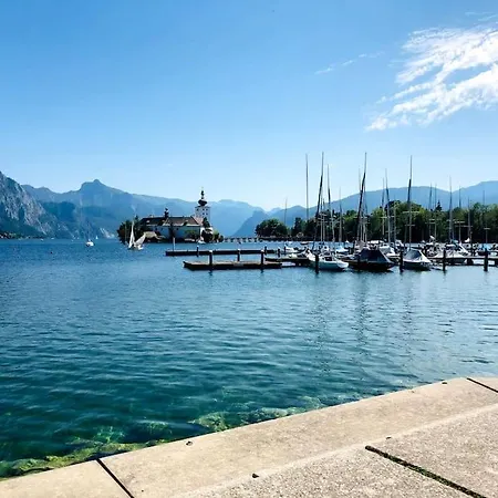 Kuferzeile Seenaehe Gmunden