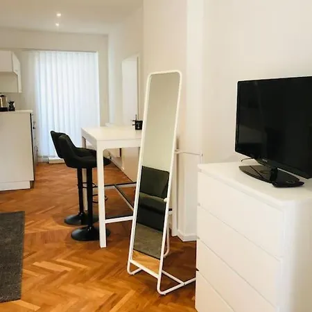 Apartment Kuferzeile Seenaehe